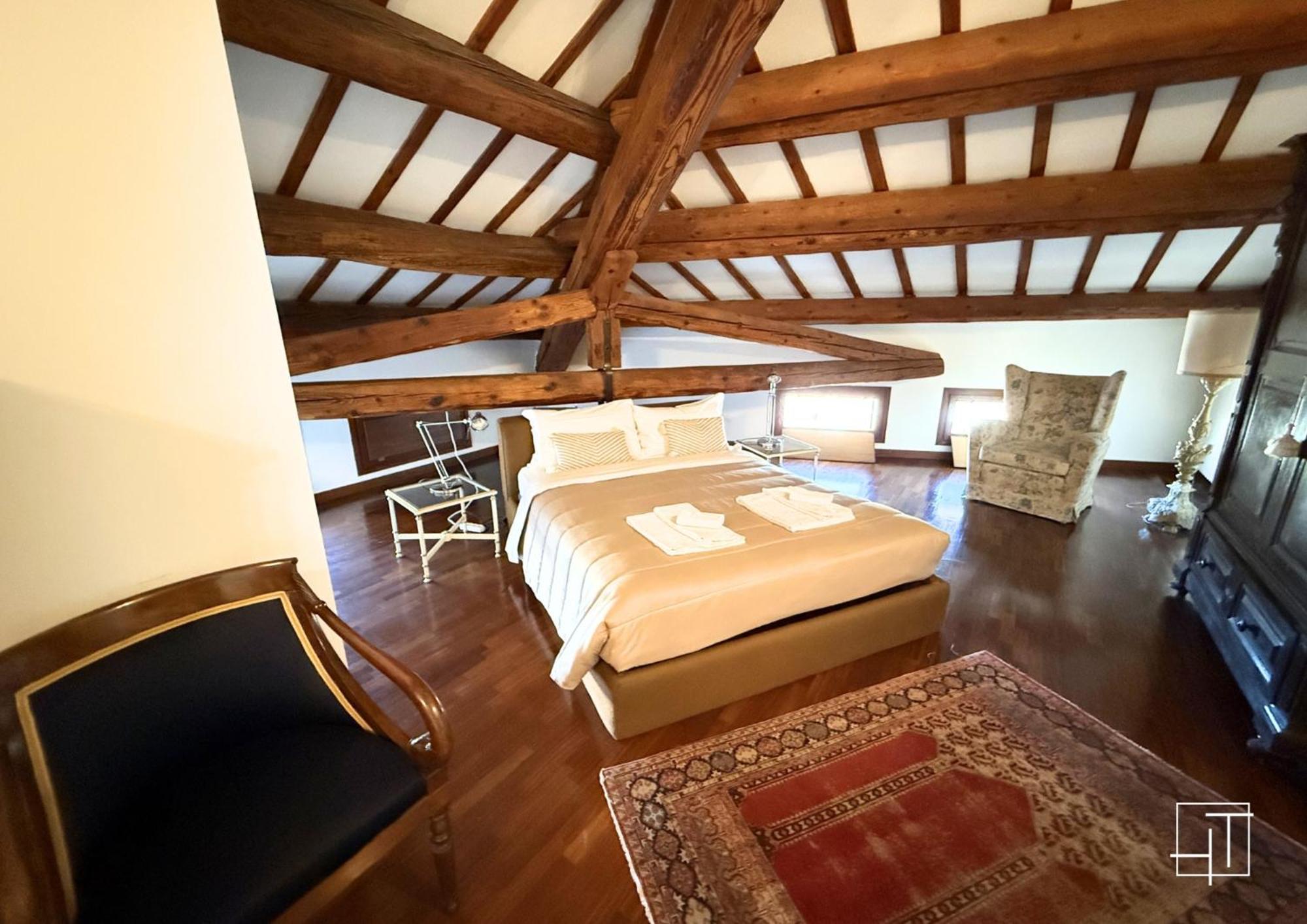 Ht - Casa Del Poeta Nel Cuore Di Appartamento Padova